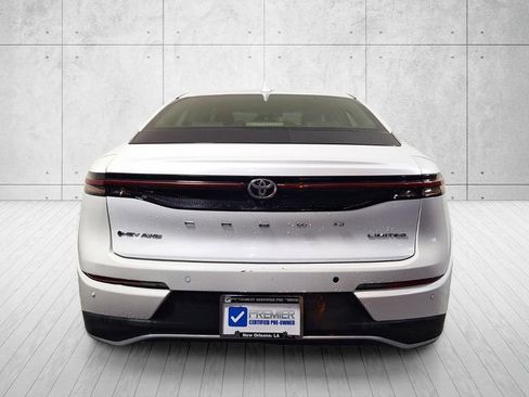 Used 2024 Toyota Crown AWD/4WD image 6