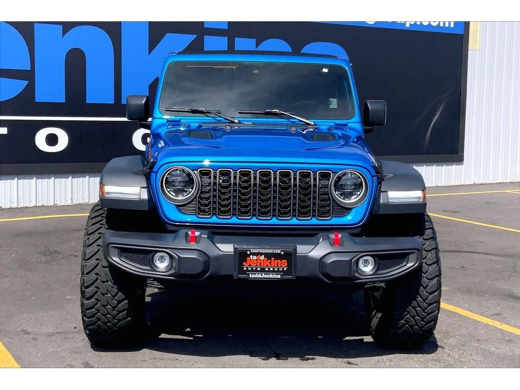 Used 2025 Jeep Wrangler Unlimited Rubicon w/ Convenience Group AWD/4WD image 3