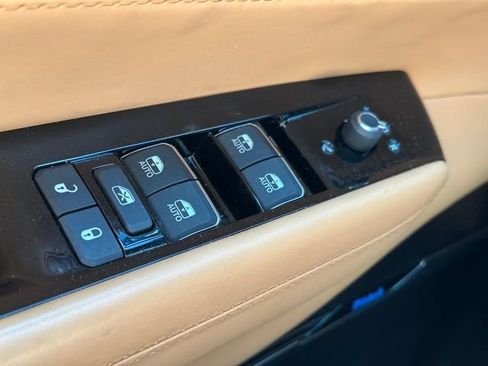 Used 2024 Jeep Grand Wagoneer L Series III w/ Rear Seat Video Group 1 AWD/4WD image 20