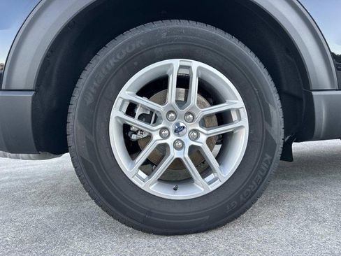 New 2025 Ford Explorer Active w/ Active Comfort Package image 17
