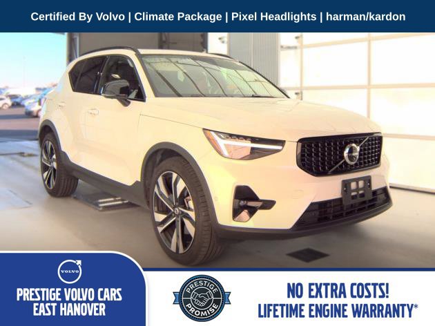 Certified 2026 Volvo XC40 B5 Plus AWD/4WD image 1