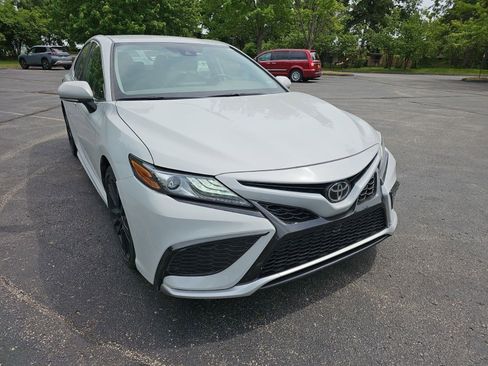 Used 2024 Toyota Camry XSE FWD image 8