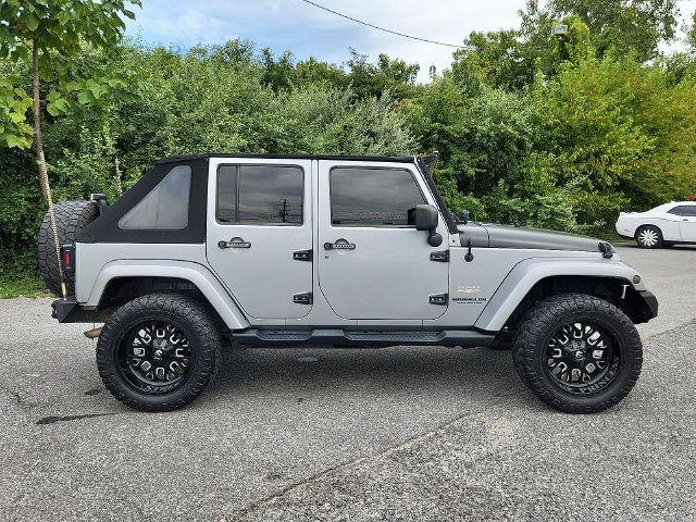 Used 2014 Jeep Wrangler Unlimited Sahara w/ Connectivity Group AWD/4WD image 7