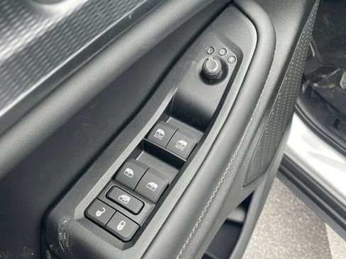 New 2025 Jeep Grand Cherokee L Laredo image 13