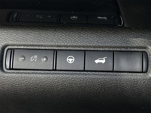 Used 2024 Nissan Pathfinder SV w/ SV Premium Package image 20