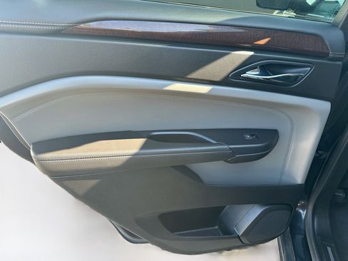 Used 2011 Cadillac SRX Luxury FWD image 25