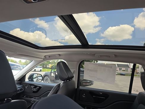 New 2025 Lincoln Aviator 2WD w/ Equipment Group 101A image 30