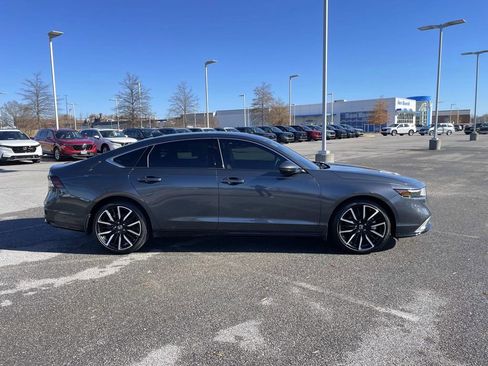 Used 2025 Honda Accord Touring image 2