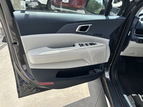 New 2026 Kia Carnival EX image 12