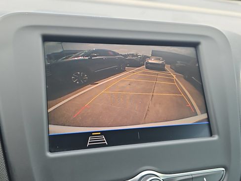 Used 2021 Chevrolet Equinox LS FWD image 21