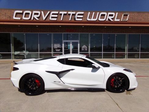Used 2025 Chevrolet Corvette Z06 w/ Battery Protection Package RWD image 4