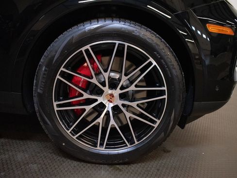 New 2026 Porsche Cayenne S AWD/4WD image 17