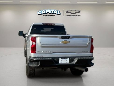 Used 2023 Chevrolet Silverado 2500 Custom w/ Custom Value Package image 4