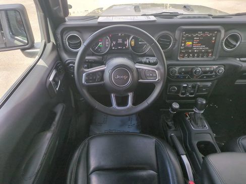 Used 2023 Jeep Wrangler Unlimited Sahara AWD/4WD image 17