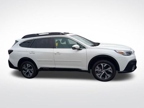 Used 2022 Subaru Outback Limited image 8