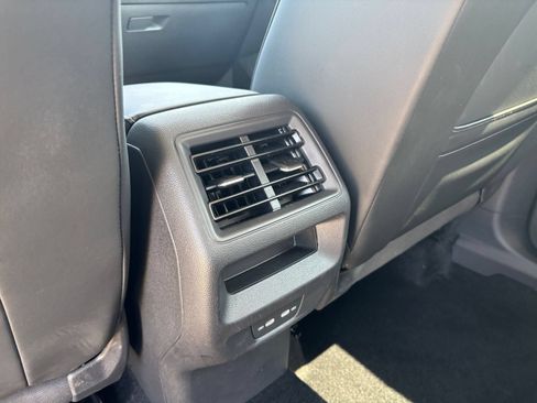 Used 2026 Volkswagen Tiguan SE AWD/4WD image 22
