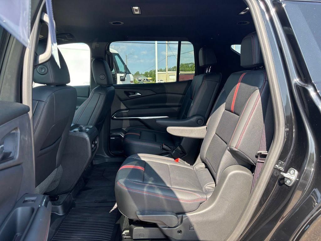 Used 2026 Chevrolet Traverse RS w/ LPO, Floor Liner Package AWD/4WD image 23