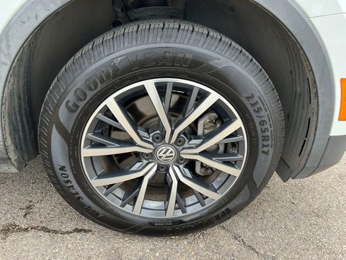 Used 2020 Volkswagen Tiguan SE image 10