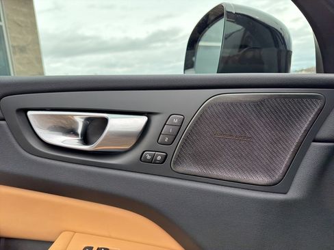 Used 2023 Volvo XC60 T8 Ultimate w/ Climate Package image 48