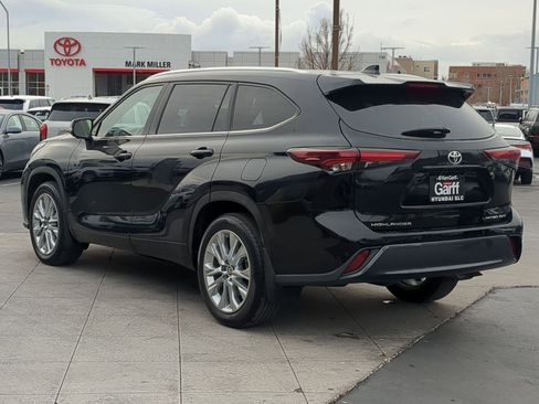 Used 2024 Toyota Highlander Limited AWD/4WD image 9