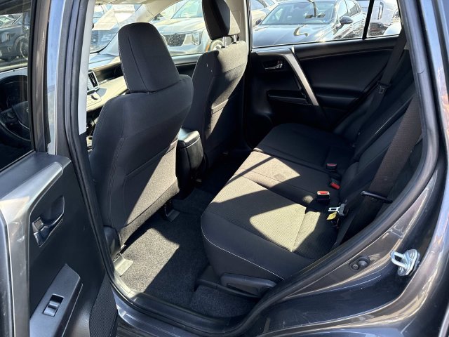 Used 2018 Toyota RAV4 XLE w/ Plus Extra Value Package AWD/4WD image 15