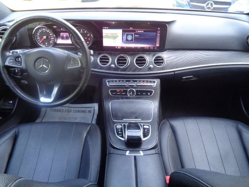 Used 2018 Mercedes-Benz E 400 4MATIC Sedan w/ Premium 1 Package image 27
