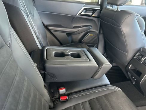 New 2026 Mitsubishi Outlander SE image 31