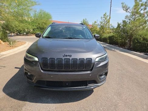 Used 2021 Jeep Cherokee Latitude Plus AWD/4WD image 2