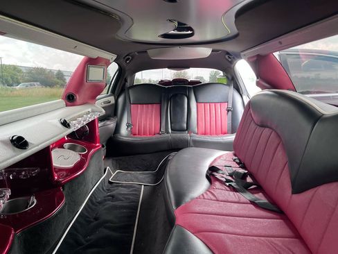 Used 2008 Lincoln Town Car Executive RWD image 13