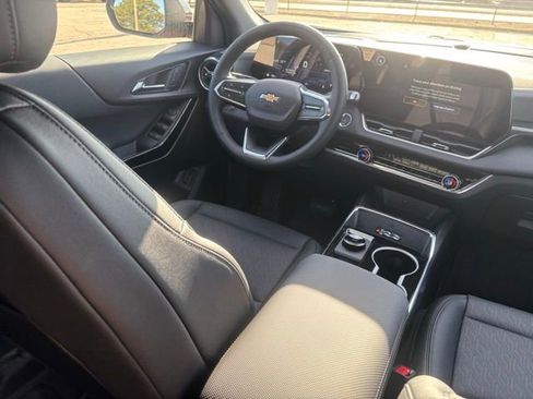 New 2026 Chevrolet Equinox LT w/ Convenience Package II image 21