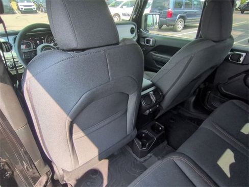 New 2025 Jeep Gladiator Sport image 26