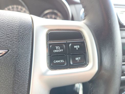 Used 2013 Chrysler 200 Limited FWD image 27