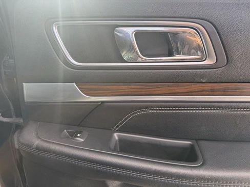 Used 2016 Ford Explorer Limited image 15