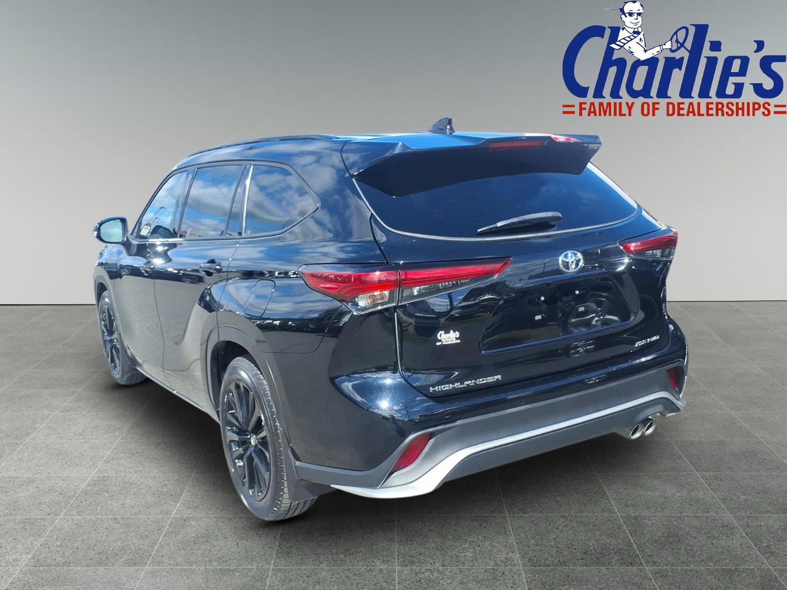 Used 2023 Toyota Highlander XSE AWD/4WD image 5