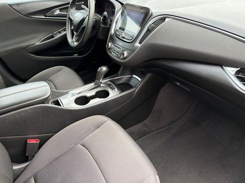 Used 2020 Chevrolet Malibu LT image 14