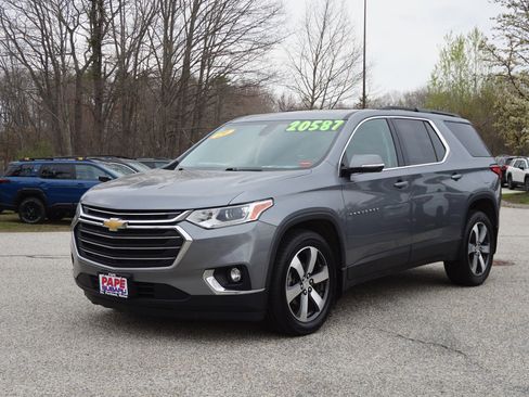Used 2019 Chevrolet Traverse LT w/ LT Premium Package AWD/4WD image 1