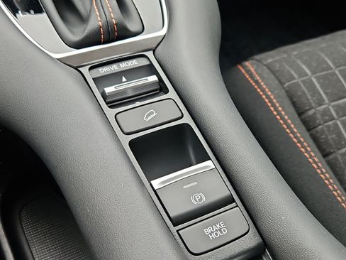 Used 2025 Honda HR-V Sport image 9