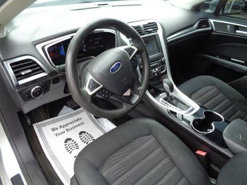 Used 2016 Ford Fusion SE FWD image 27