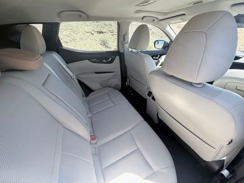 Used 2022 Nissan Rogue Sport SL w/ Premium Package image 33