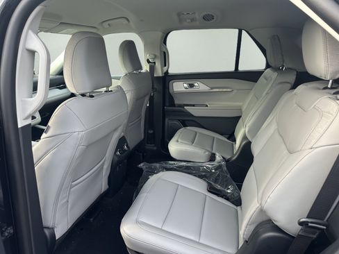 New 2026 Ford Explorer Active w/ Active Comfort Package AWD/4WD image 10