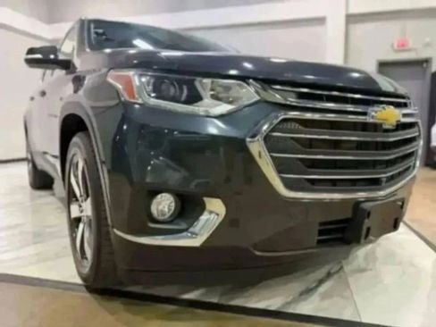 Used 2021 Chevrolet Traverse LT w/ LT Premium Package image 45