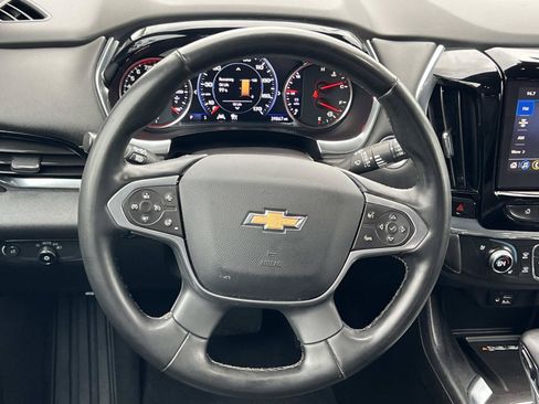 Used 2023 Chevrolet Traverse Premier FWD image 8