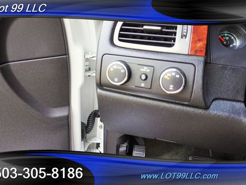 Used 2009 Chevrolet Suburban LT AWD/4WD image 26