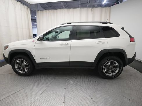 Used 2019 Jeep Cherokee Trailhawk w/ Comfort/Convenience Group AWD/4WD image 24