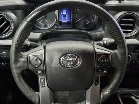 Used 2021 Toyota Tacoma TRD Off-Road image 19