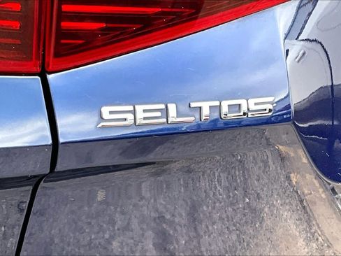 Used 2021 Kia Seltos S image 9