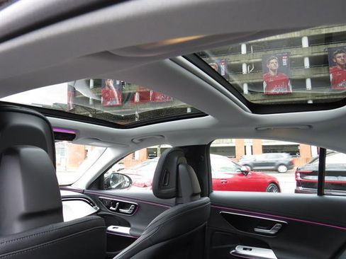 Used 2025 Mercedes-Benz E 350 4MATIC Sedan image 27