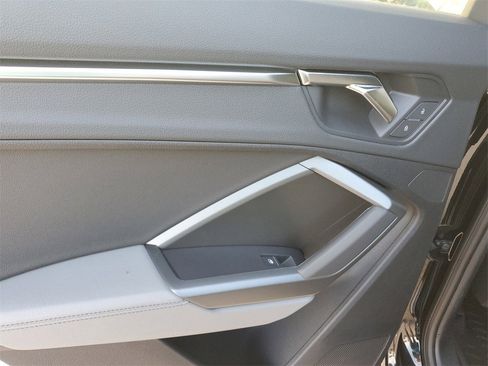 New 2025 Audi Q3 2.0T Premium image 18