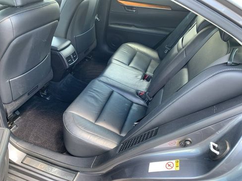 Used 2015 Lexus ES 300h w/ Navigation System Package FWD image 11