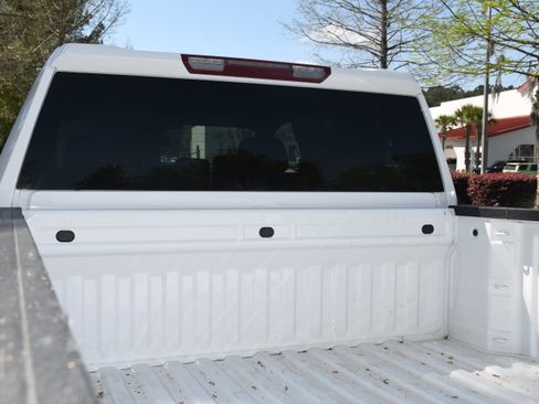 Used 2025 Chevrolet Silverado 2500 LT w/ Convenience Package image 17